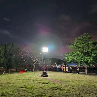 700W पोर्टेबल एलईडी जनरेटर निर्माण और बाहरी प्रकाश आवश्यकताओं के लिए मोबाइल लाइट टॉवर