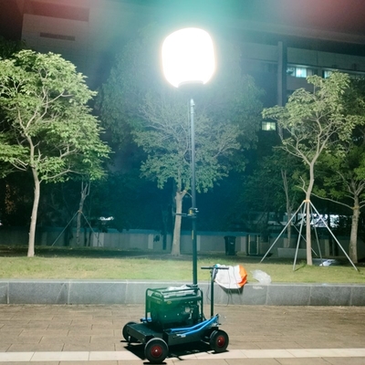 AC220V हाई मास्ट लाइट टॉवर 700W बैटरी संचालित बेलन एलईडी लाइट टॉवर निर्माण के लिए